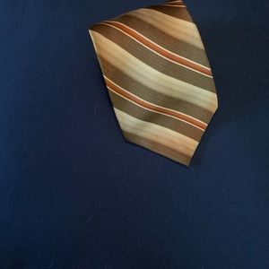 Stafford essentials tie.